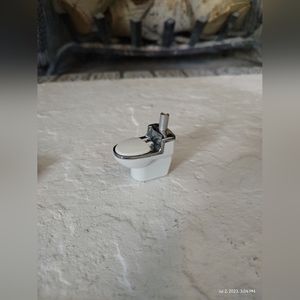 Toilet 🚽p.i.p.e. - White/Silver